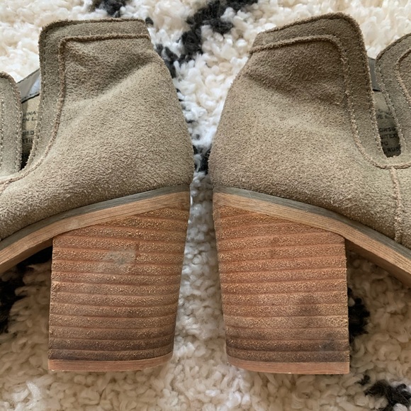 Urban Outfitters Maude Suede Ankle Boot - Picture 10 of 10